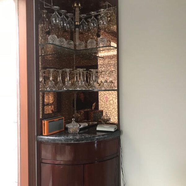 Bar 8